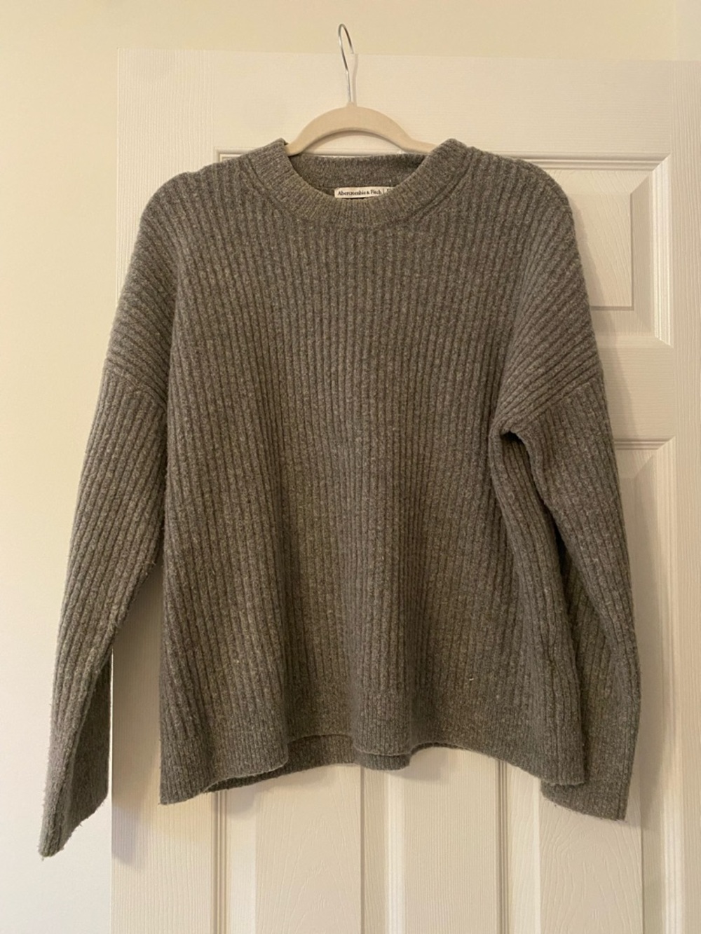 Abercrombie & Fitch Men's Heather Gray Ribbed Crewneck Sweater